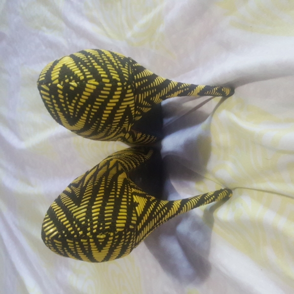 M&M 4 for $12 Shoes - Picture 5 of 9